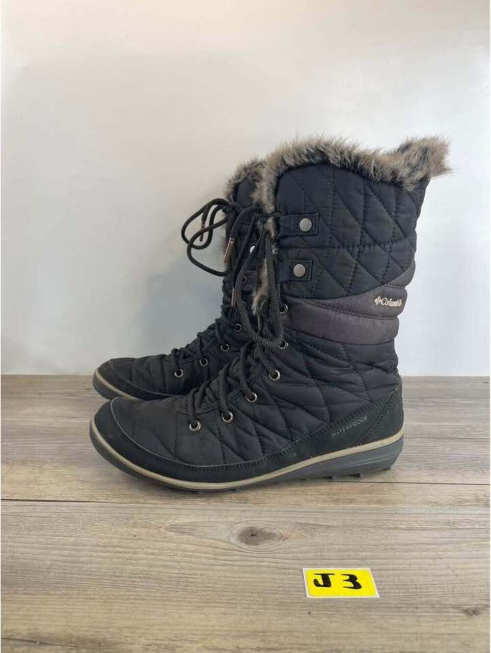 Columbia Heavenly Shorty Women's Size 10 Waterproof Winter Boots Black